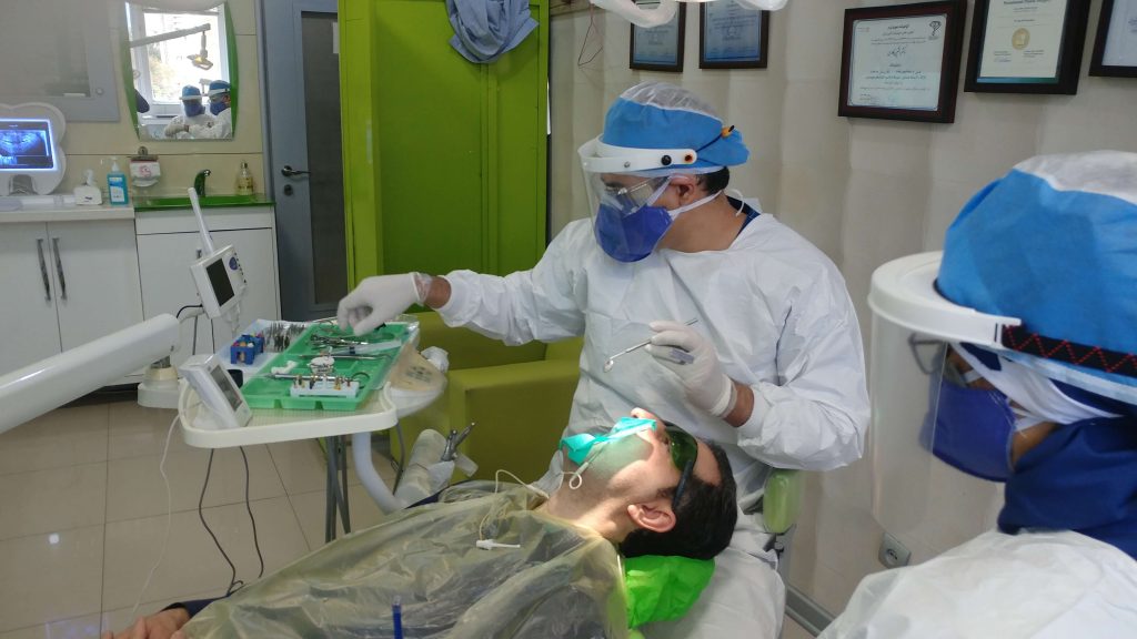 تکذیب شایعه منع دریافت بی‌حسی دندان‌پزشکی بعد از تزریق واکسن کرونا-وبسایت دکتر افشین کاوسی